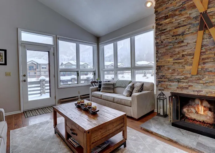 Woods12 Townhome Pet Friendly