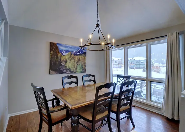 Apartment Woods12 Townhome Pet Friendly