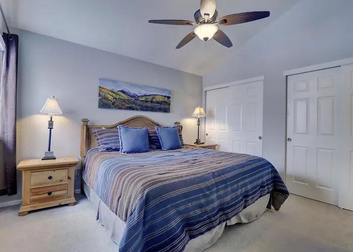 Woods12 Townhome Pet Friendly Apartment *