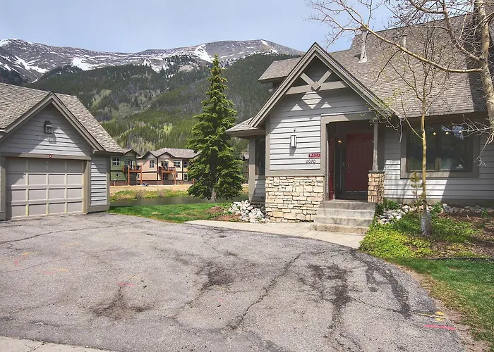 Woods12 Townhome Pet Friendly Apartment *