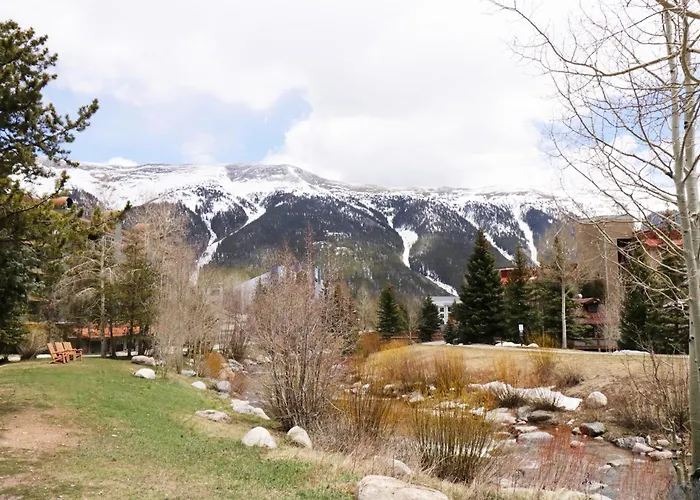 Woods12 Townhome Pet Friendly Apartment